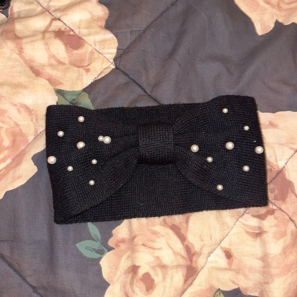 Black Headband with Pearl Accents